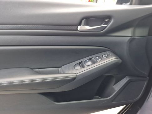 Used 2025 Nissan Altima 2.5 SV FWD image 23