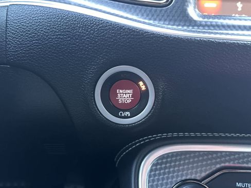 Used 2019 Dodge Challenger SRT Hellcat image 15