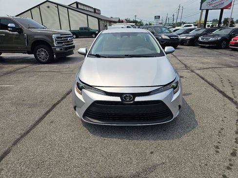 Used 2025 Toyota Corolla LE FWD image 3