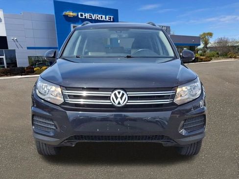 Used 2016 Volkswagen Tiguan S image 2