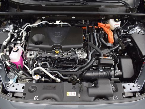 Used 2024 Toyota RAV4 SE w/ Weather & Moonroof Package image 9