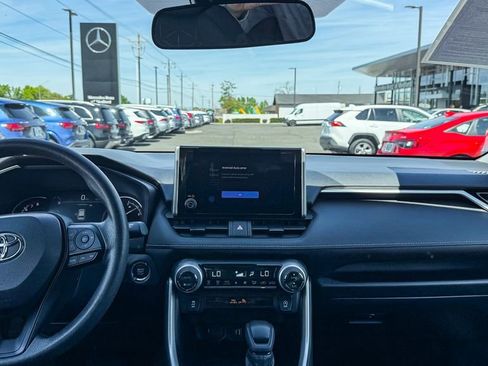 Used 2025 Toyota RAV4 XLE image 14