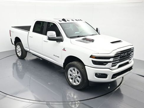 New 2026 RAM 2500 Laramie AWD/4WD image 32