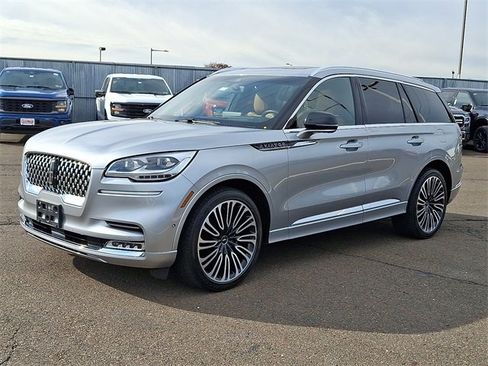 Used 2023 Lincoln Aviator Black Label w/ Dynamic Handling Package image 3