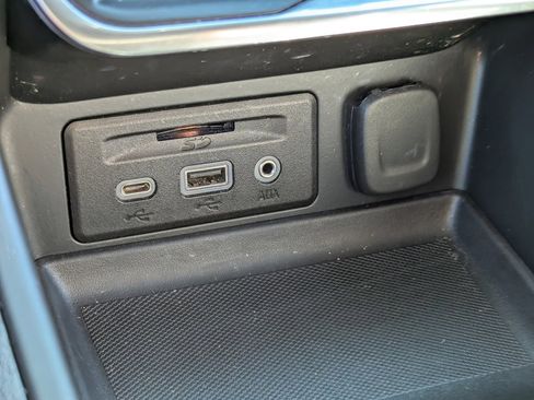 Used 2021 GMC Terrain SLT image 22