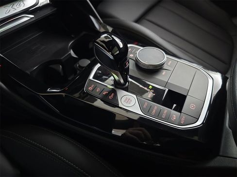 Used 2024 BMW X4 xDrive30i w/ Parking Assistance Package image 28