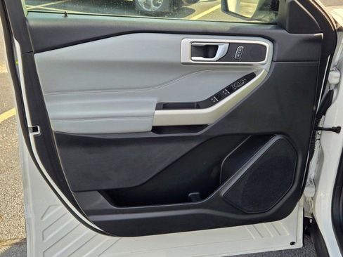 Used 2022 Ford Explorer XLT w/ Equipment Group 202A image 20