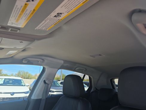 Used 2020 Chevrolet Trax LT w/ Redline Edition image 33