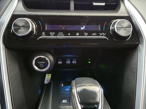 Certified 2023 Toyota Venza LE AWD/4WD image 30