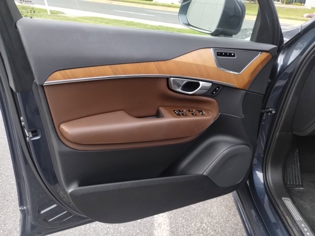 Used 2024 Volvo XC90 B6 Plus AWD/4WD image 8