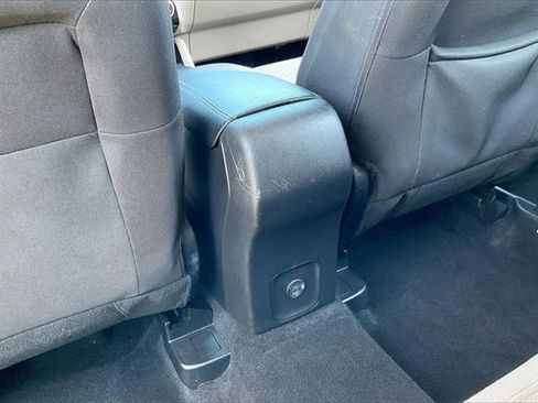 Used 2021 Ford Escape SE image 35