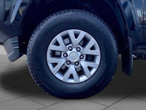 Used 2019 Toyota Tacoma SR5 AWD/4WD image 10