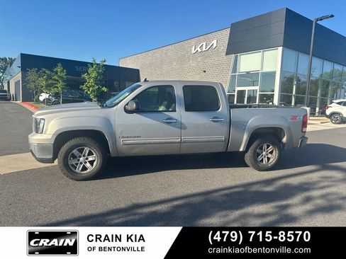 Used 2009 GMC Sierra 1500 SLE w/ Power Pack Plus AWD/4WD image 9