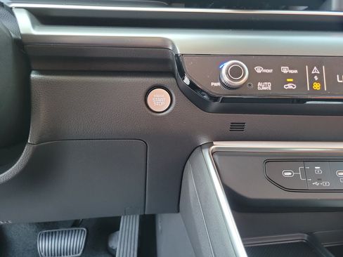 New 2027 Kia Carnival SX w/ Dark Edition Package FWD image 24