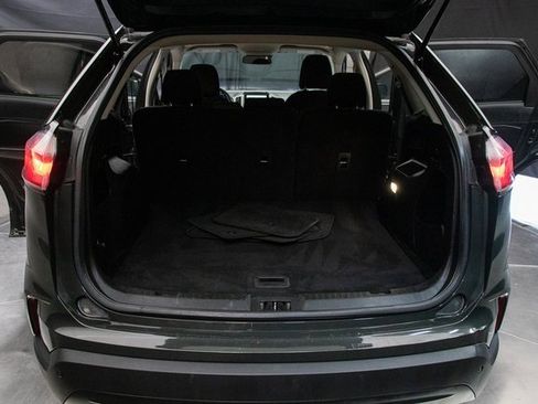 Used 2022 Ford Edge SE image 16