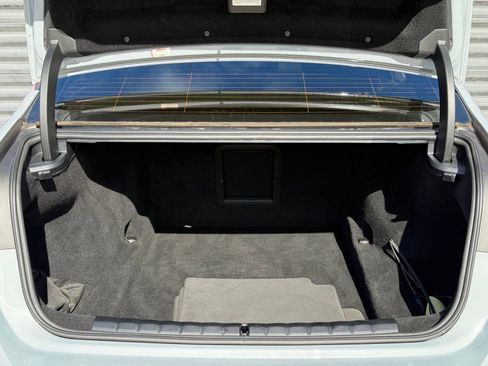 Used 2023 BMW 760i xDrive image 42