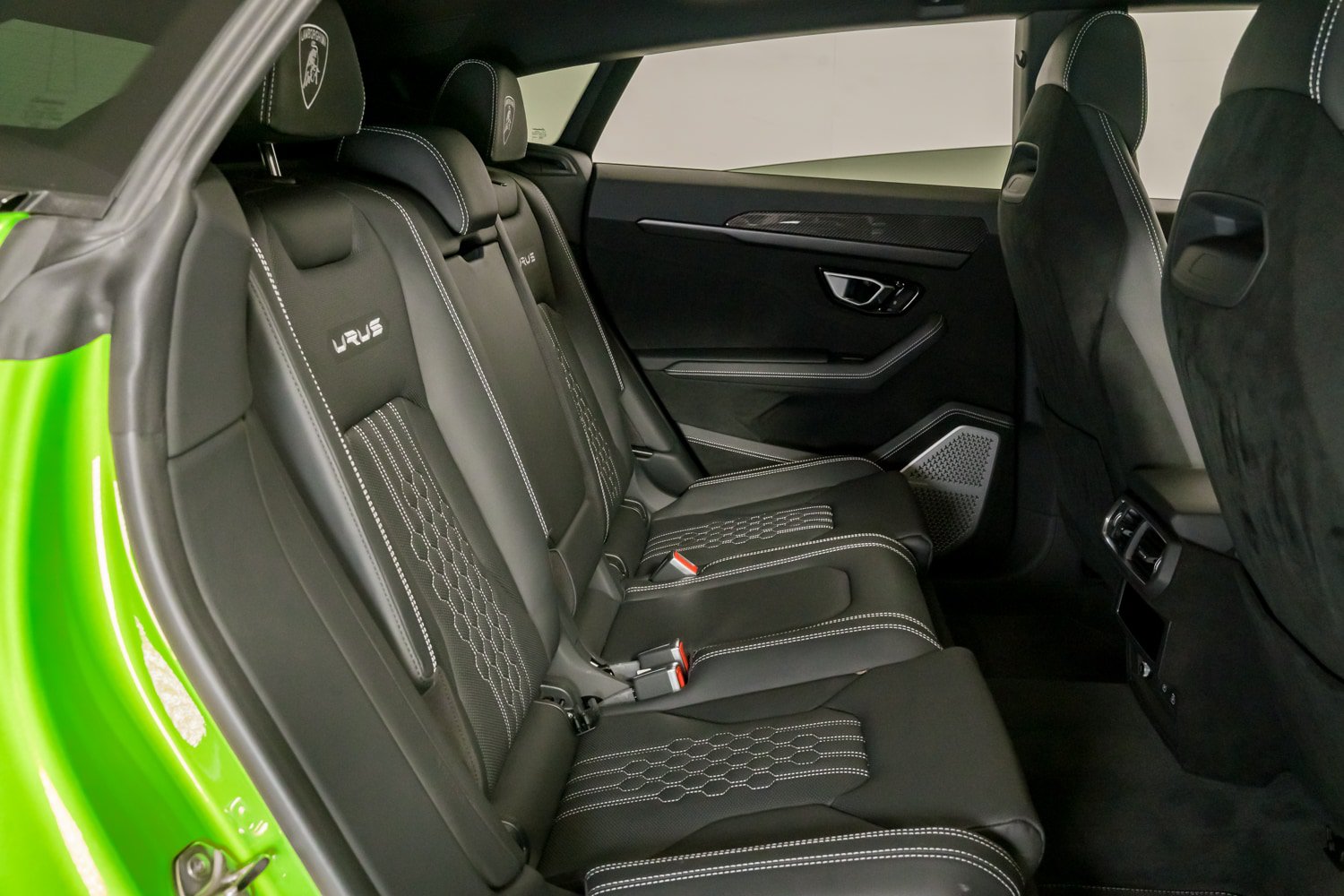 Used 2024 Lamborghini Urus Performante AWD/4WD image 36