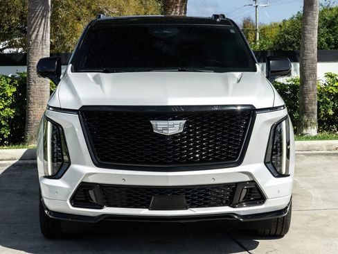 Used 2025 Cadillac Escalade V w/ LPO, Floor Liner Package image 12