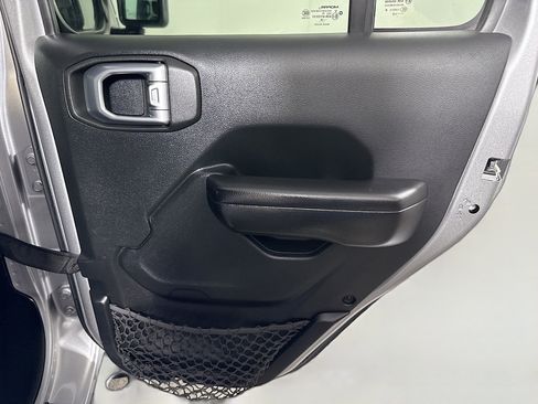 Used 2018 Jeep Wrangler Unlimited Sport S image 28