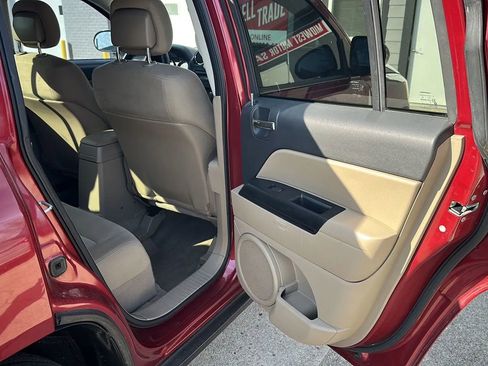 Used 2013 Jeep Compass Latitude AWD/4WD image 16