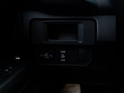 Used 2016 Toyota Tacoma TRD Off-Road image 12