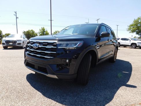 Used 2026 Ford Explorer Active w/ Active Comfort Package RWD image 4