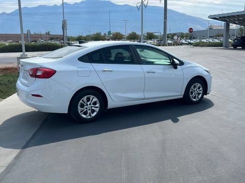 Used 2019 Chevrolet Cruze LS FWD image 7
