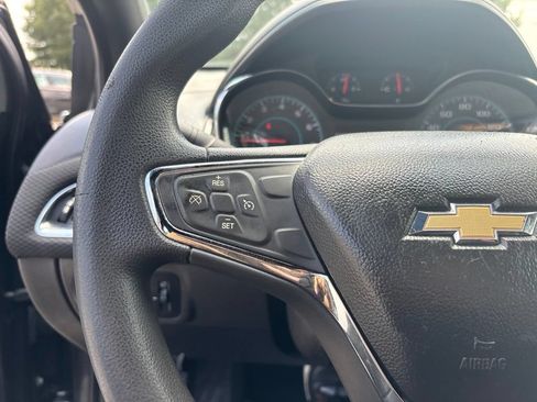 Used 2017 Chevrolet Cruze LT w/ Convenience Package FWD image 22