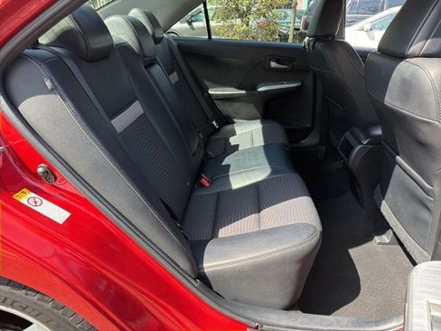 Used 2014 Toyota Camry SE FWD image 11