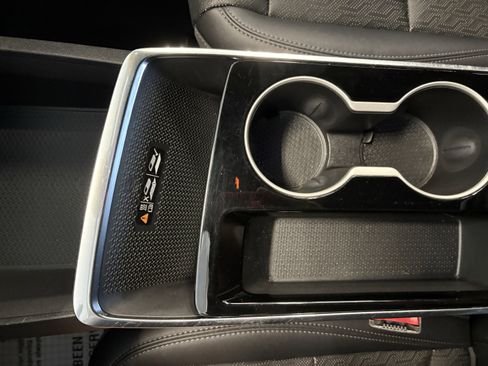 Used 2025 Chevrolet Equinox LT w/ Convenience Package II FWD image 16