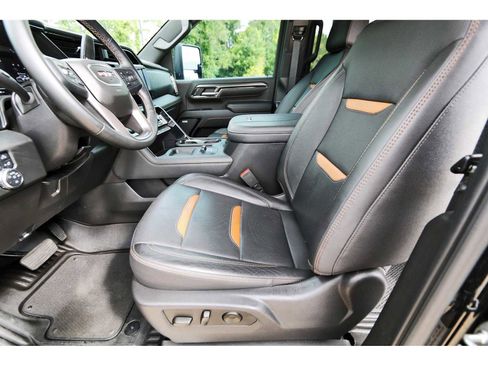 Used 2024 GMC Sierra 2500 AT4 w/ AT4 Premium Plus Package AWD/4WD image 11