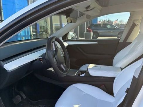 Used 2023 Tesla Model Y Long Range image 5