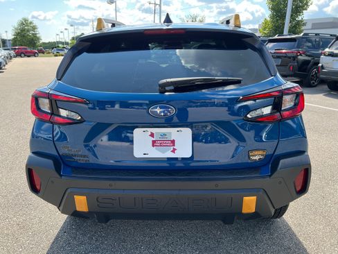 Certified 2025 Subaru Crosstrek 2.5i Wilderness AWD/4WD image 6