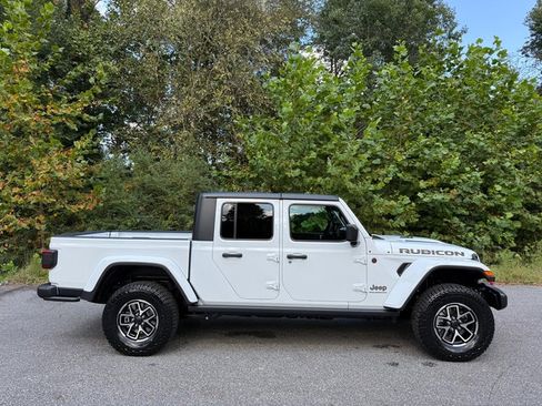 New 2025 Jeep Gladiator Rubicon image 6