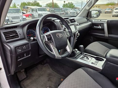 Used 2018 Toyota 4Runner SR5 AWD/4WD image 7