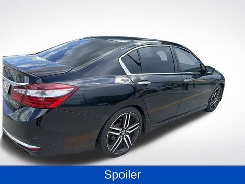 Used 2017 Honda Accord Sport image 6