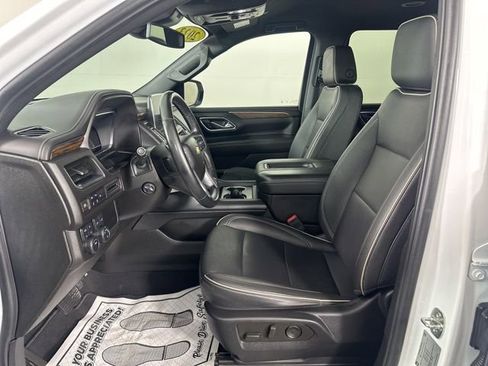 Used 2023 Chevrolet Suburban Premier image 21