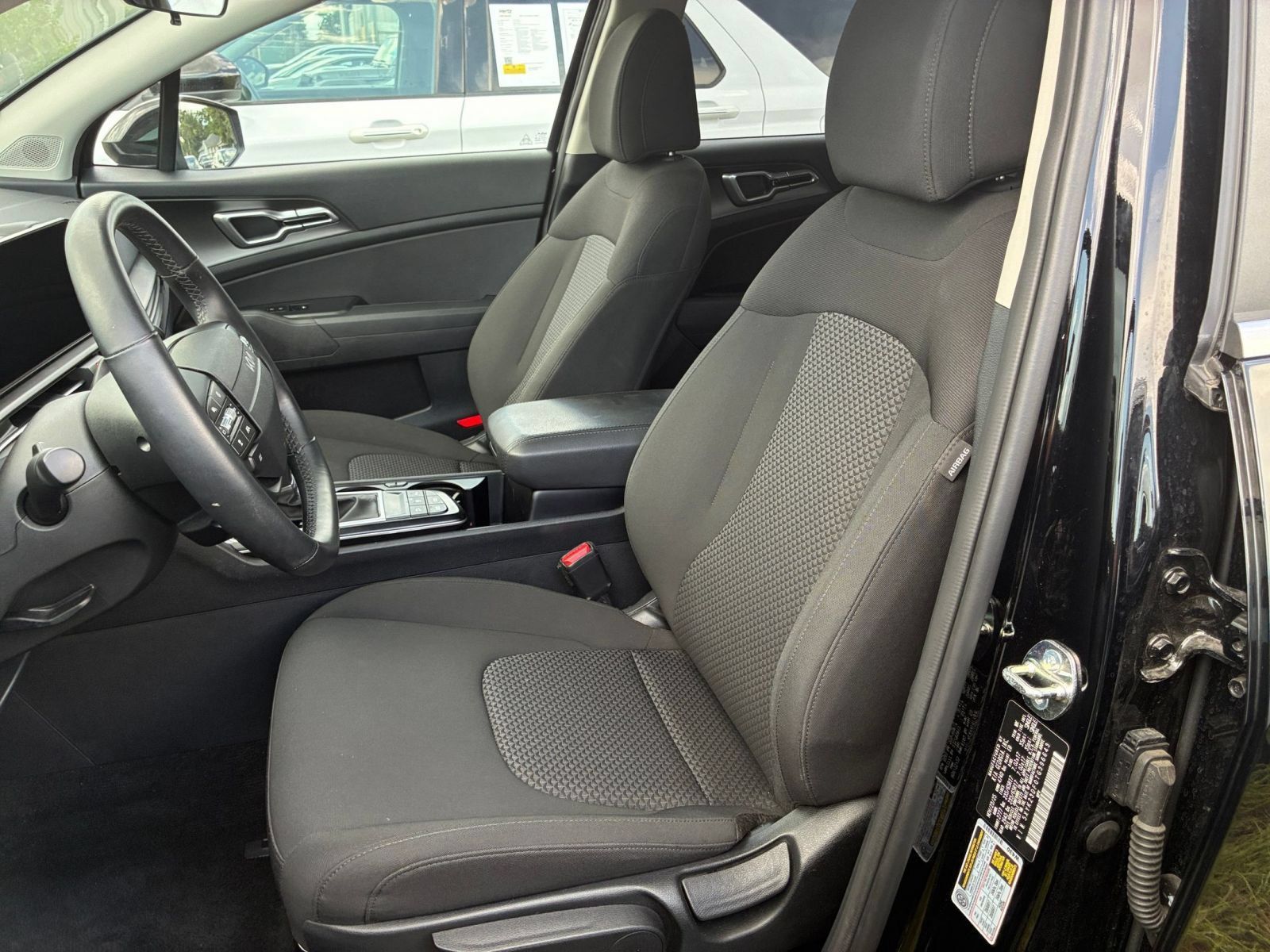 Used 2026 Kia Sportage LX FWD image 35