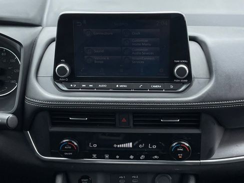 Used 2024 Nissan Rogue SV FWD image 18