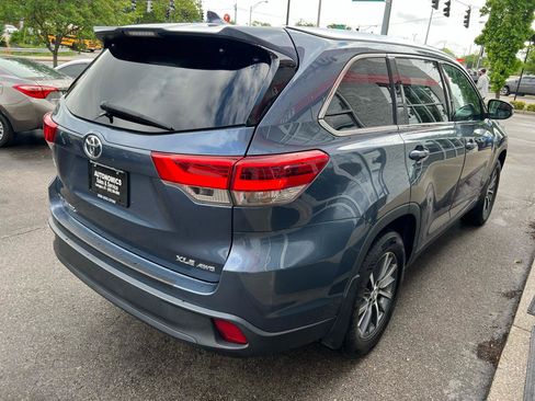 Used 2019 Toyota Highlander XLE AWD/4WD image 7