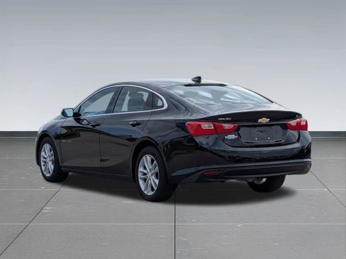 Used 2018 Chevrolet Malibu LT image 3