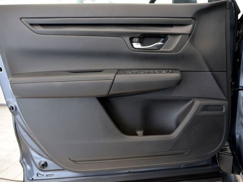 Used 2025 Honda CR-V EX image 15