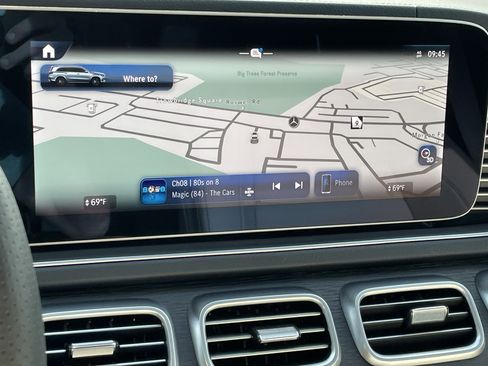 Certified 2025 Mercedes-Benz GLS 450 4MATIC image 33