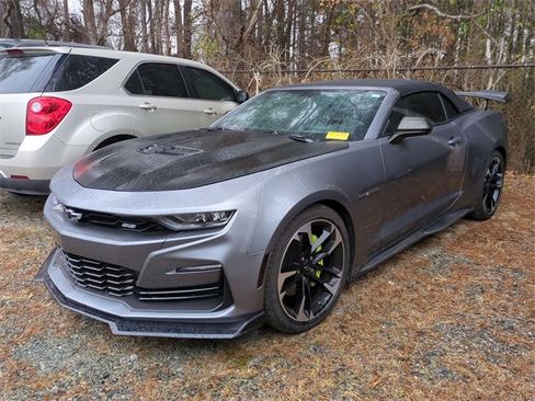 Used 2020 Chevrolet Camaro SS image 2