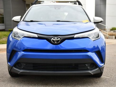 Used 2019 Toyota C-HR XLE FWD image 10