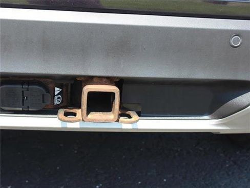 Used 2021 Ford Explorer XLT image 41