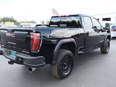 Certified 2025 GMC Sierra 2500 AT4X w/ AT4X AEV Edition AWD/4WD image 9