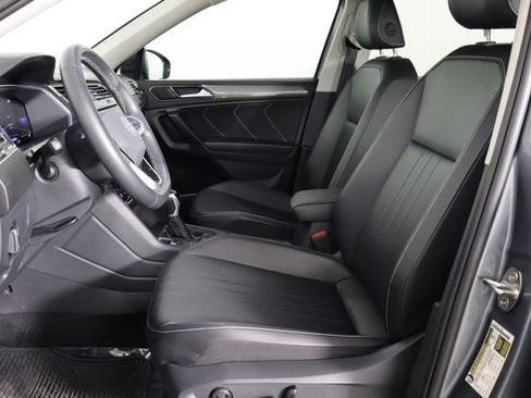 Used 2023 Volkswagen Tiguan SE FWD image 14