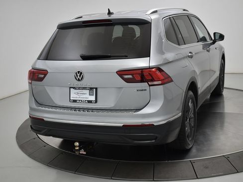 Used 2022 Volkswagen Tiguan SE AWD/4WD image 22