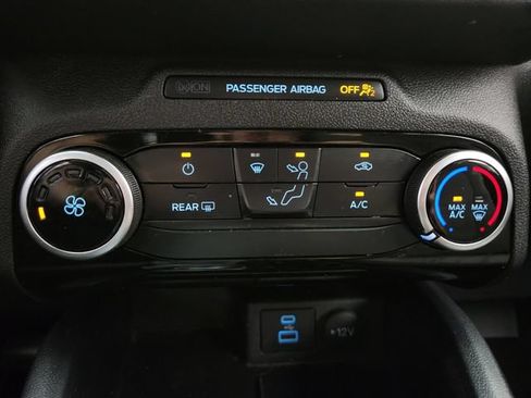 Used 2022 Ford Escape SE FWD image 16